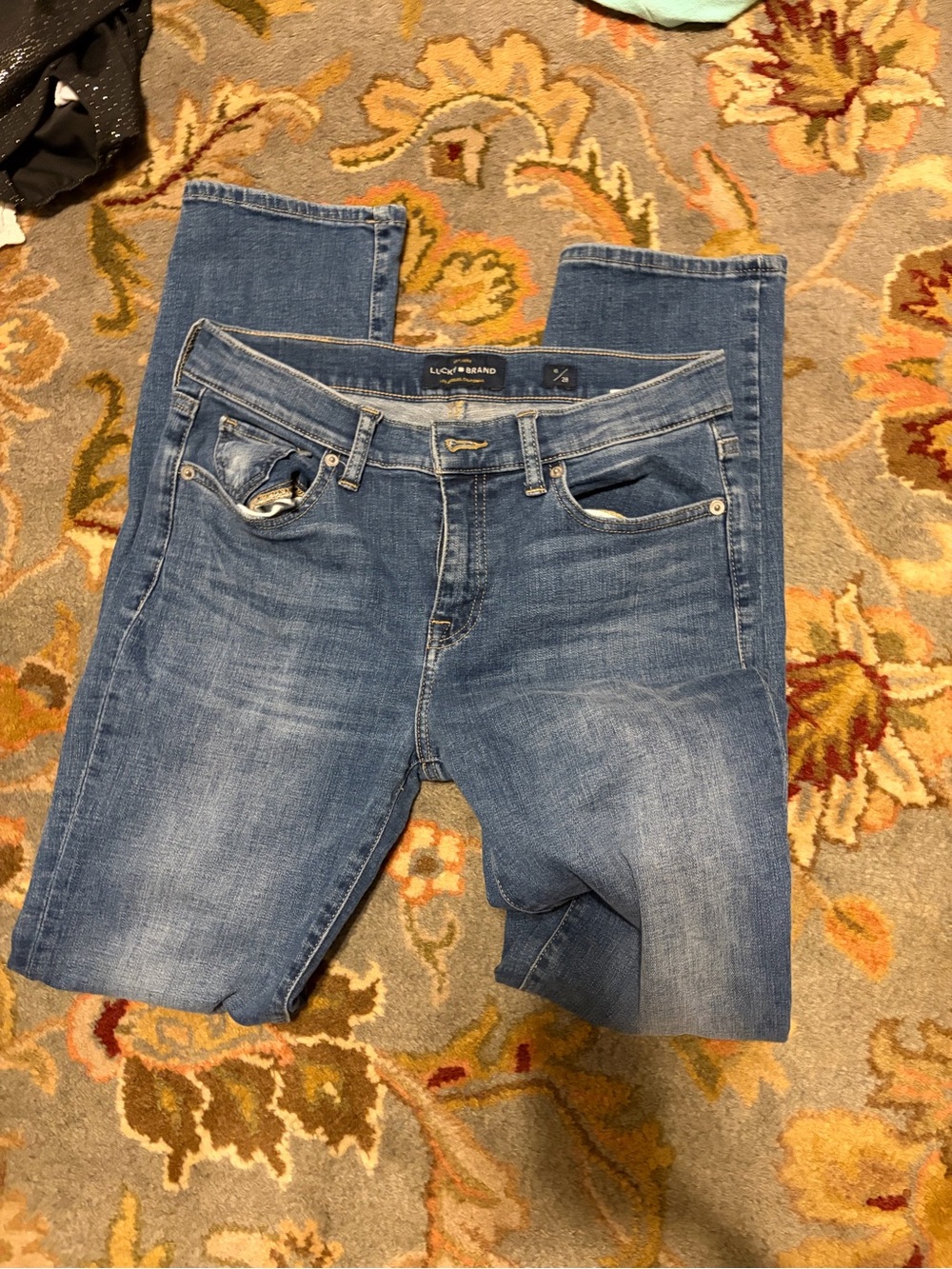 Lucky Brand Women's straight Jeans in Medium Blue Wash